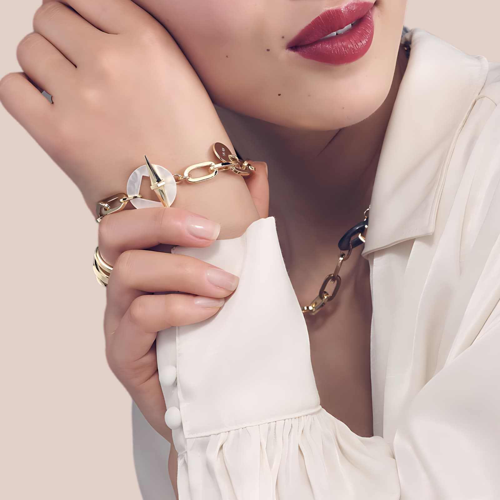 Bracciale catena dorata e madreperla Joya – UNOAERRE 2431