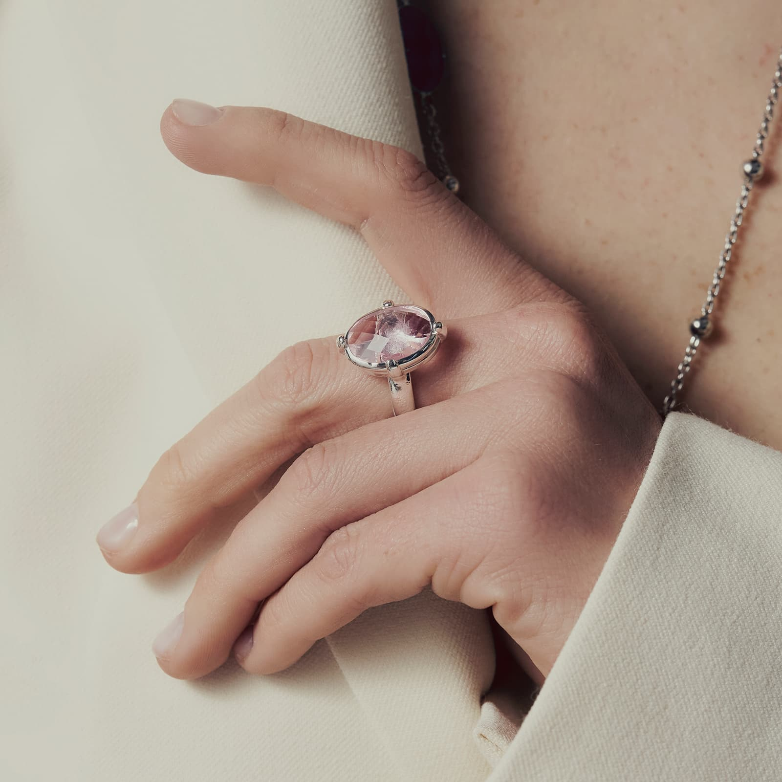 Anello con pietra rosa Jaipur – UNOAERRE 2259